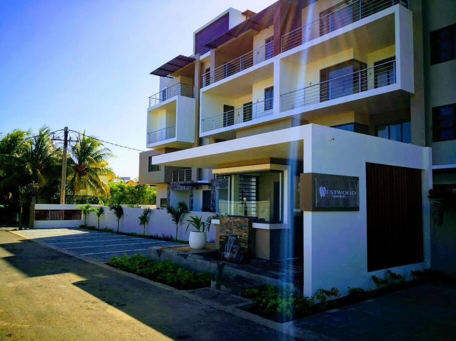 Entire Luxury 3 Bedroom Condo For Rent - Flic-En-Flac - Close To Beach المظهر الخارجي الصورة